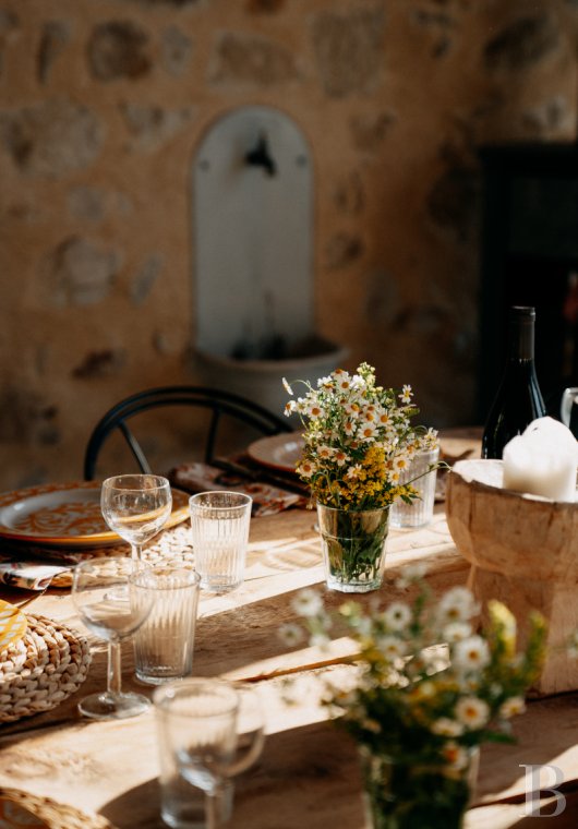 En Drôme provençale, au cœur des Baronnies,  un ensemble de maisons restaurées dans un village médiéval préservé - photo  n°12