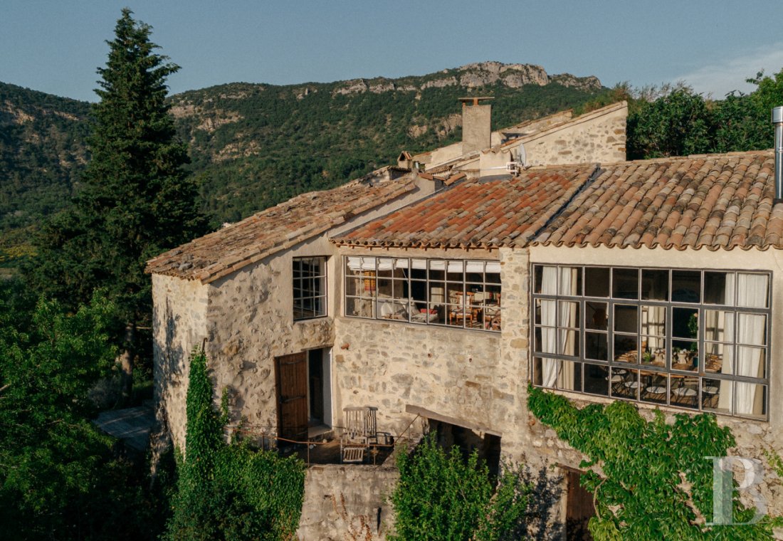 En Drôme provençale, au cœur des Baronnies,  un ensemble de maisons restaurées dans un village médiéval préservé - photo  n°3