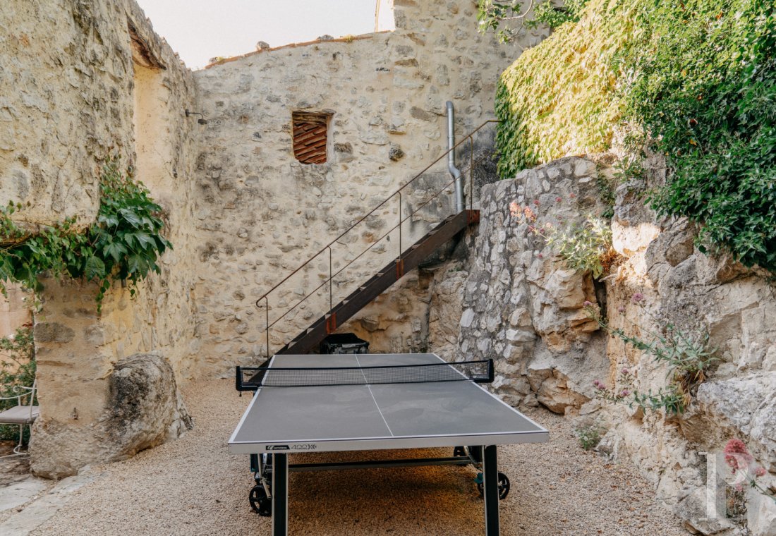 En Drôme provençale, au cœur des Baronnies,  un ensemble de maisons restaurées dans un village médiéval préservé - photo  n°45