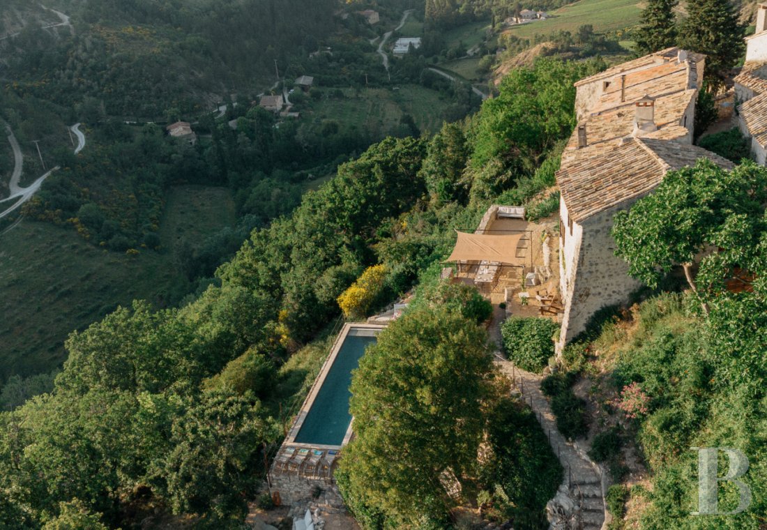 En Drôme provençale, au cœur des Baronnies,  un ensemble de maisons restaurées dans un village médiéval préservé - photo  n°10