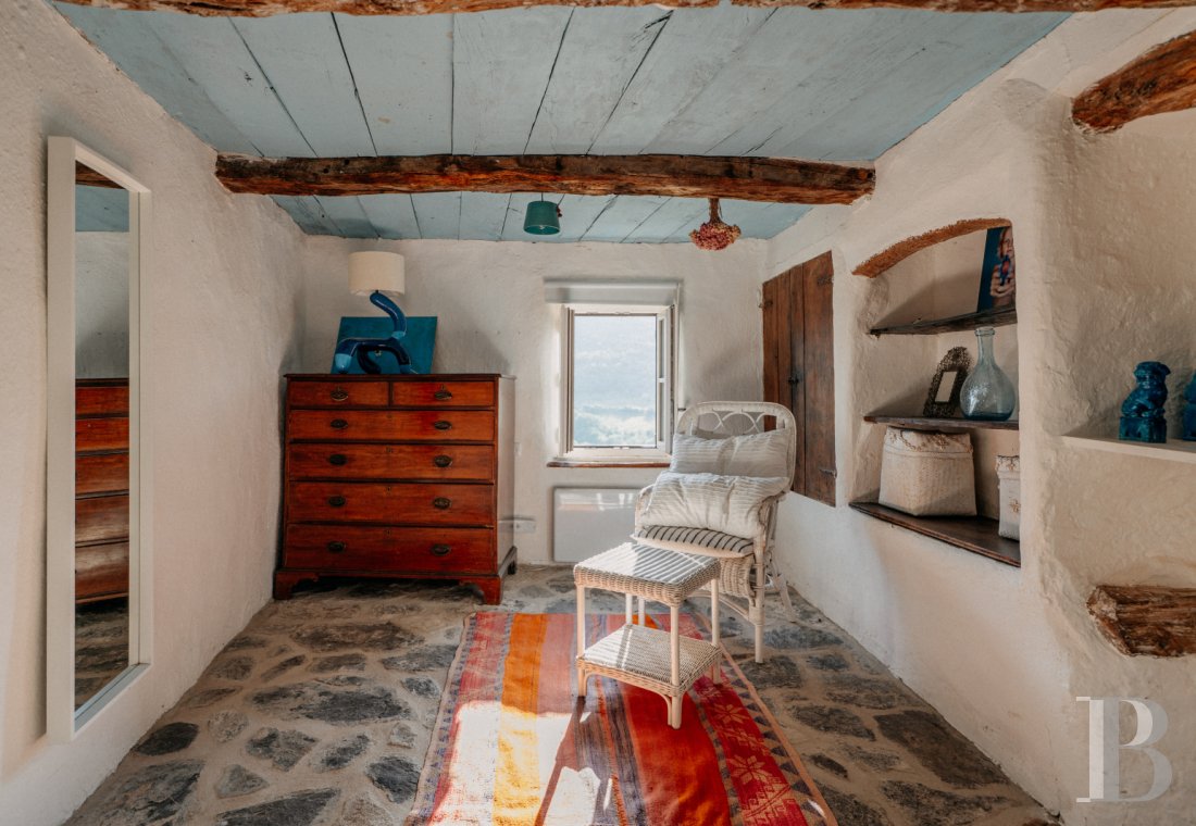 En Drôme provençale, au cœur des Baronnies,  un ensemble de maisons restaurées dans un village médiéval préservé - photo  n°26