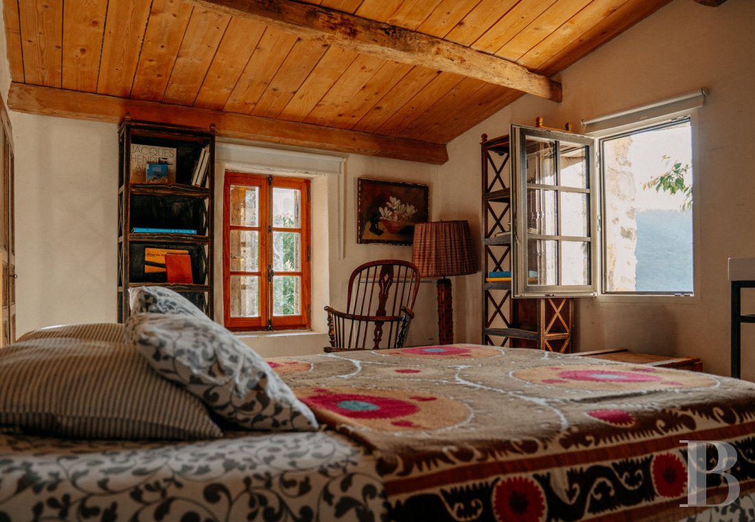 En Drôme provençale, au cœur des Baronnies,  un ensemble de maisons restaurées dans un village médiéval préservé - photo  n°33
