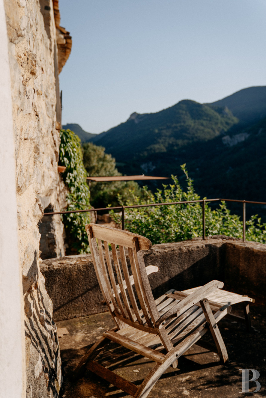 En Drôme provençale, au cœur des Baronnies,  un ensemble de maisons restaurées dans un village médiéval préservé - photo  n°8