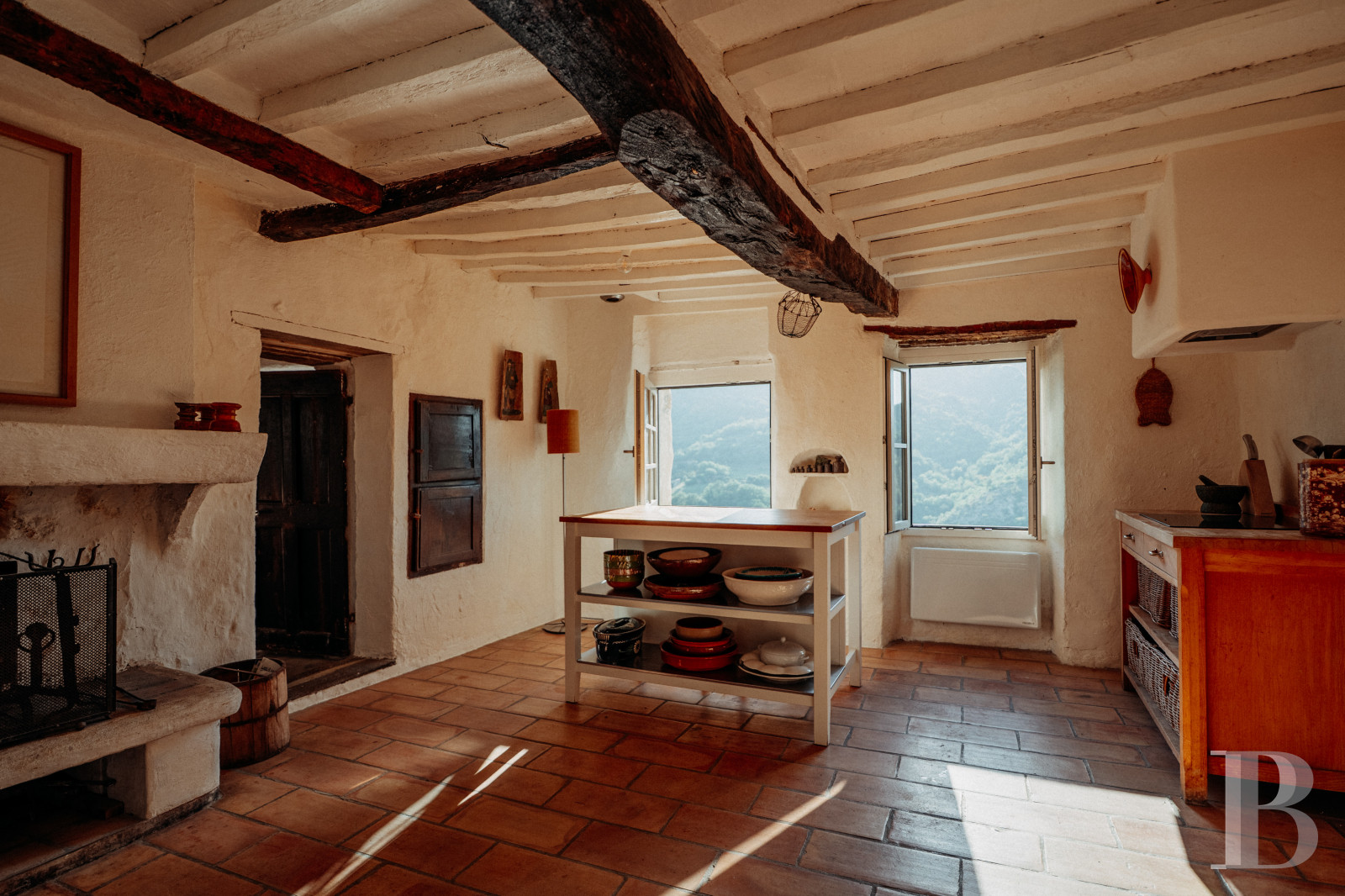 En Drôme provençale, au cœur des Baronnies,  un ensemble de maisons restaurées dans un village médiéval préservé - photo  n°28