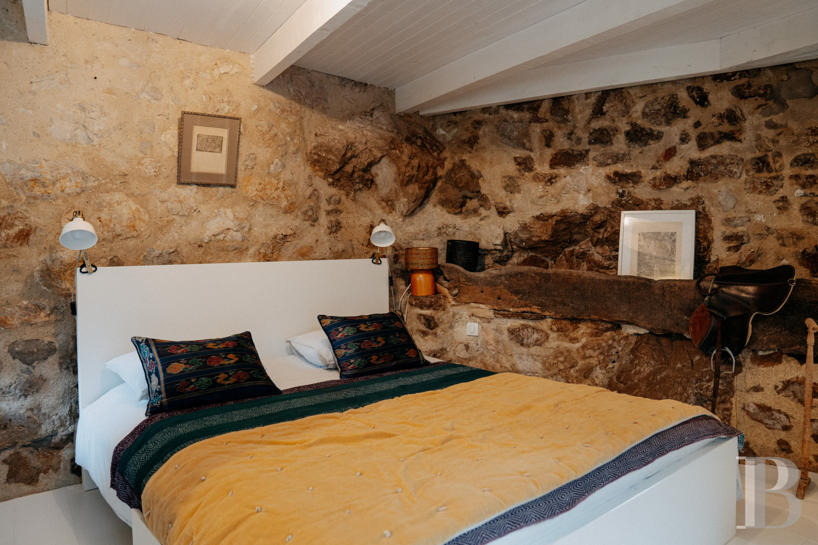 En Drôme provençale, au cœur des Baronnies,  un ensemble de maisons restaurées dans un village médiéval préservé - photo  n°41