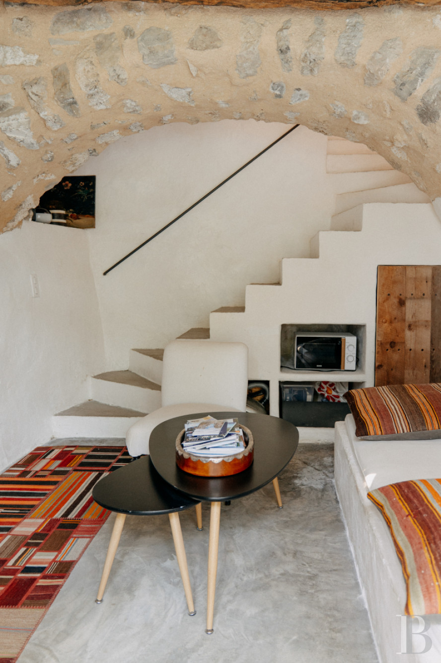 En Drôme provençale, au cœur des Baronnies,  un ensemble de maisons restaurées dans un village médiéval préservé - photo  n°25