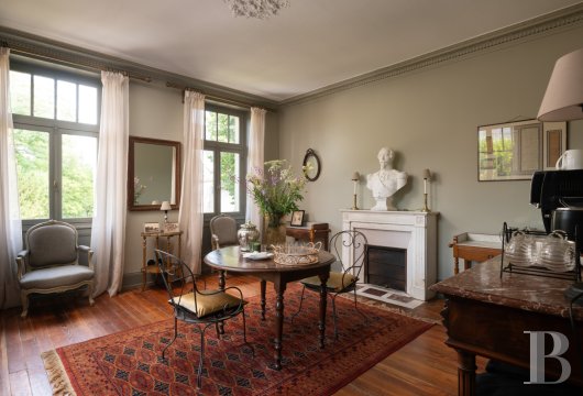 Dans les Vosges, à l'intérieur du parc thermal de Vittel, une singulière villa anglo-normande du début du 20e siècle - photo  n°3