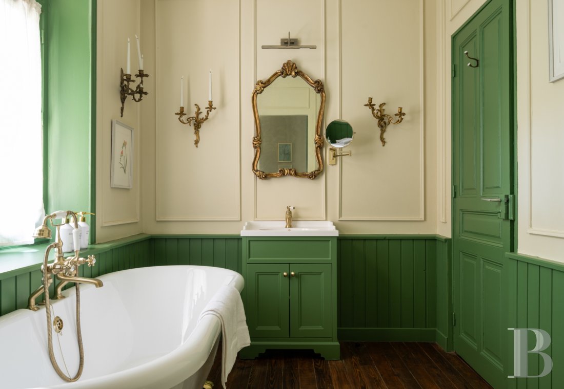 Dans les Vosges, à l'intérieur du parc thermal de Vittel, une singulière villa anglo-normande du début du 20e siècle - photo  n°24