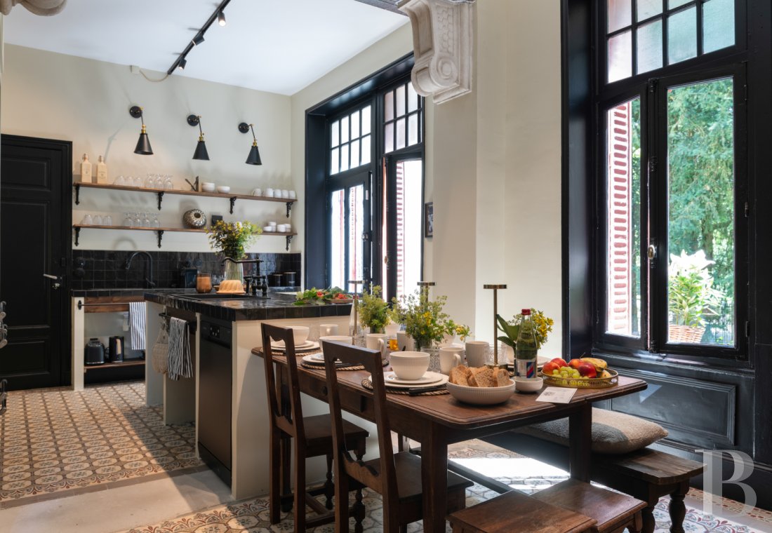 Dans les Vosges, à l'intérieur du parc thermal de Vittel, une singulière villa anglo-normande du début du 20e siècle - photo  n°6