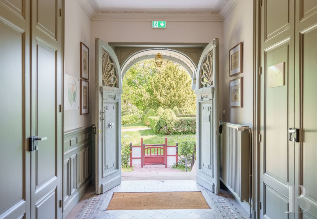A unique Anglo-Norman villa from the early 19th century in the Vittel spa park in the Vosges - photo  n°5
