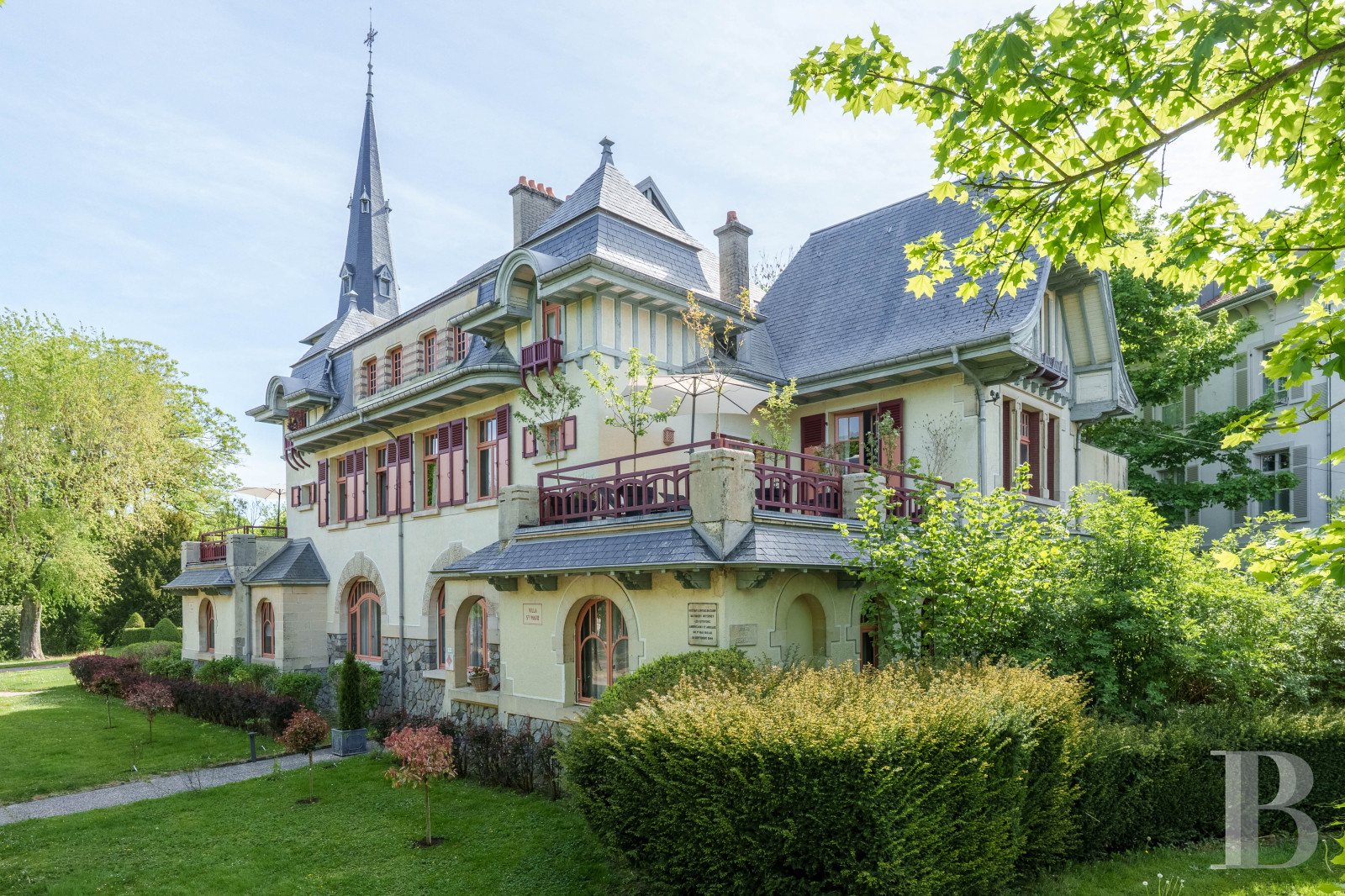 A unique Anglo-Norman villa from the early 19th century in the Vittel spa park in the Vosges - photo  n°1