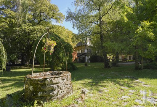 character properties France languedoc roussillon   - 12