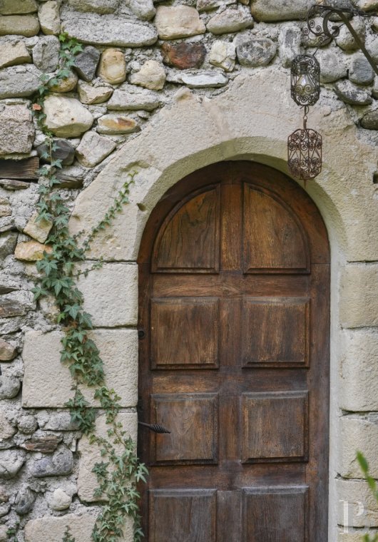 character properties France languedoc roussillon   - 4