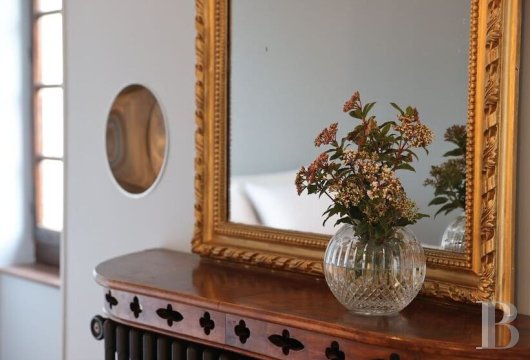 Dans l’Ain, à proximité de Genève, une maison du 17e siècle traversée par un souffle contemporain - photo  n°12