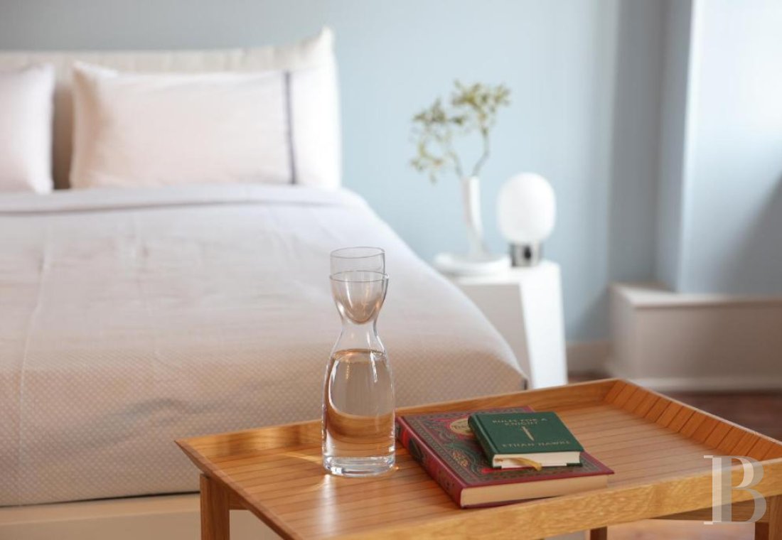 Dans l’Ain, à proximité de Genève, une maison du 17e siècle traversée par un souffle contemporain - photo  n°13