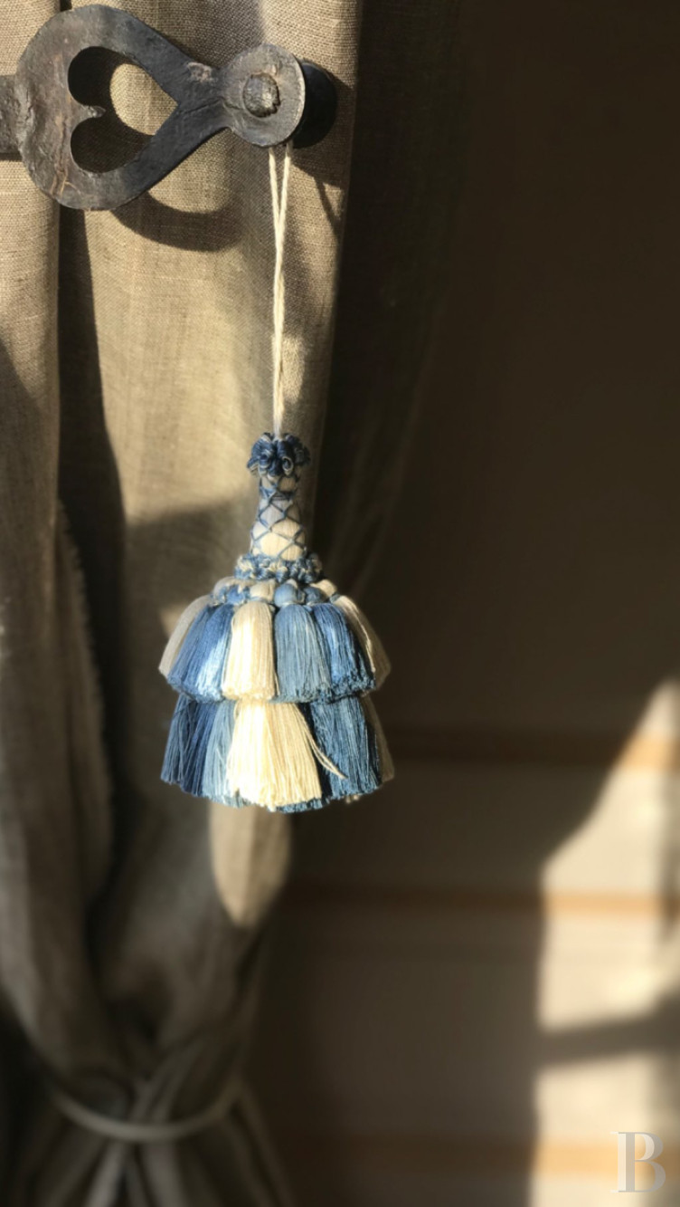 Dans l’Ain, à proximité de Genève, une maison du 17e siècle traversée par un souffle contemporain - photo  n°7