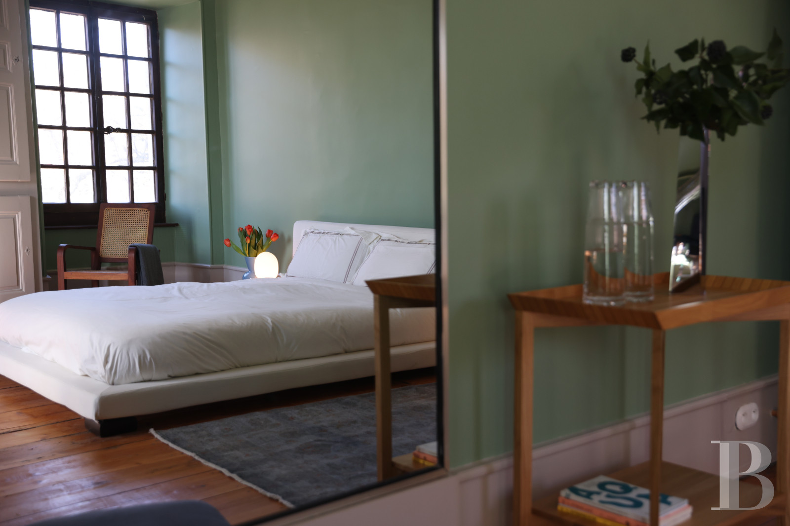 Dans l’Ain, à proximité de Genève, une maison du 17e siècle traversée par un souffle contemporain - photo  n°14