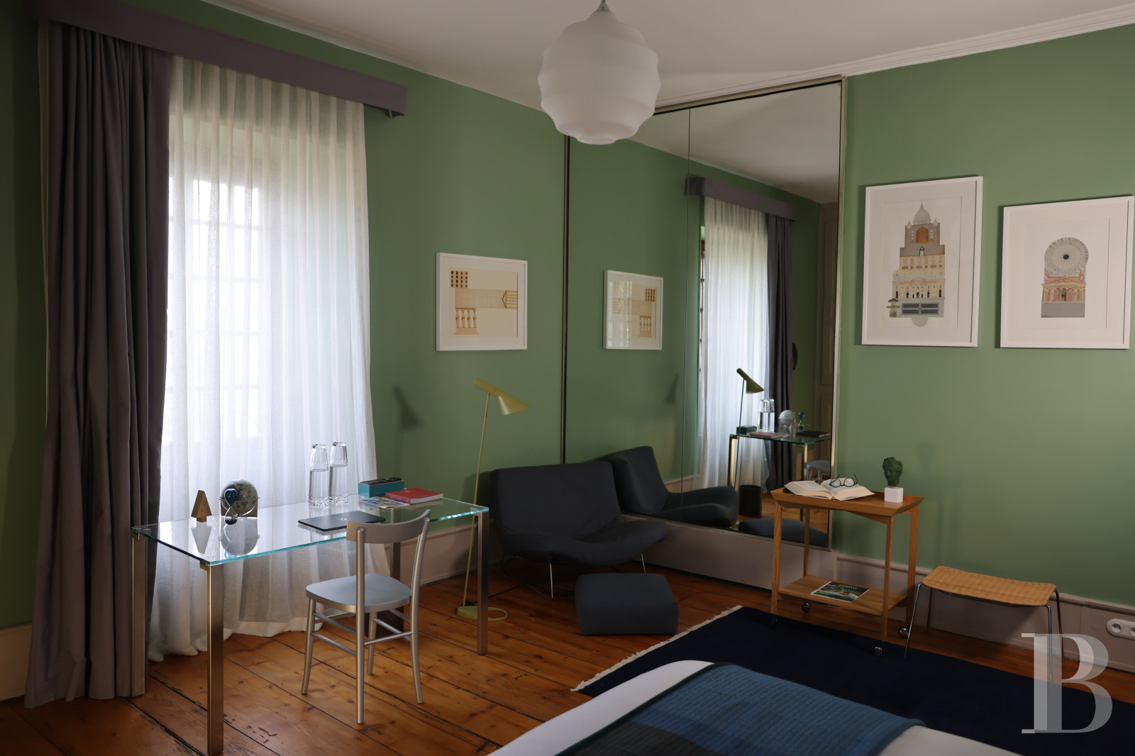 Dans l’Ain, à proximité de Genève, une maison du 17e siècle traversée par un souffle contemporain - photo  n°15