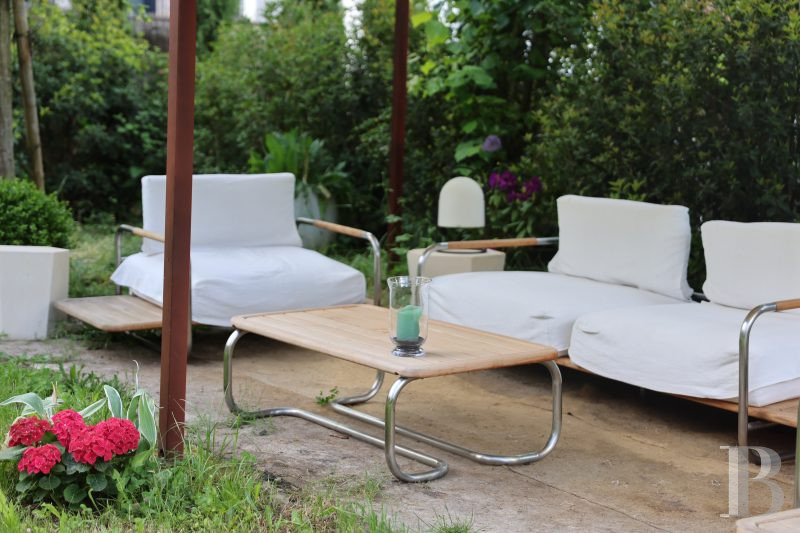 Dans l’Ain, à proximité de Genève, une maison du 17e siècle traversée par un souffle contemporain - photo  n°23