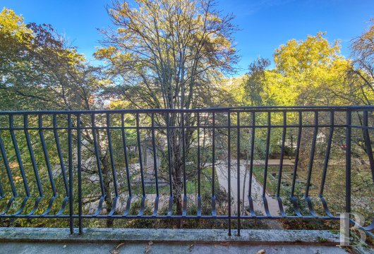 nord-pas-de-calais - Dans un quartier prisé de Lille, square du maréchal Foch, un appartement au 4e étage d'une résidence bourgeoise, avec garage 