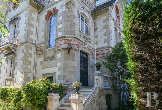aquitaine - À Bordeaux, quartier Primerose,  une villa arcachonnaise entièrement rénovée avec piscine