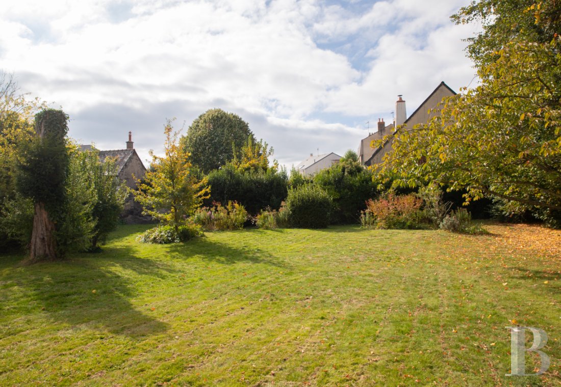 mansion houses for sale France pays de loire   - 13