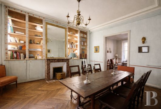 paris - Proche du musée d'Orsay et de la Seine, rue de Bellechasse,  vente en nue-propriété d'un élégant appartement de style classique
