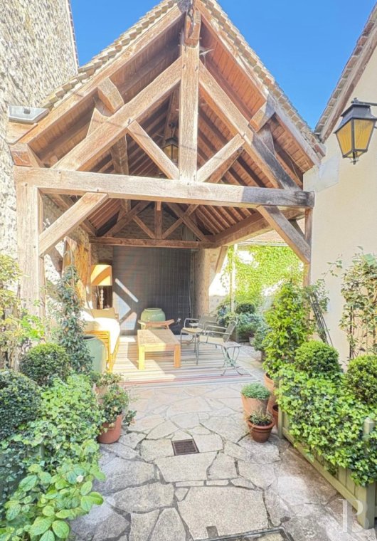 character properties France ile de france   - 11