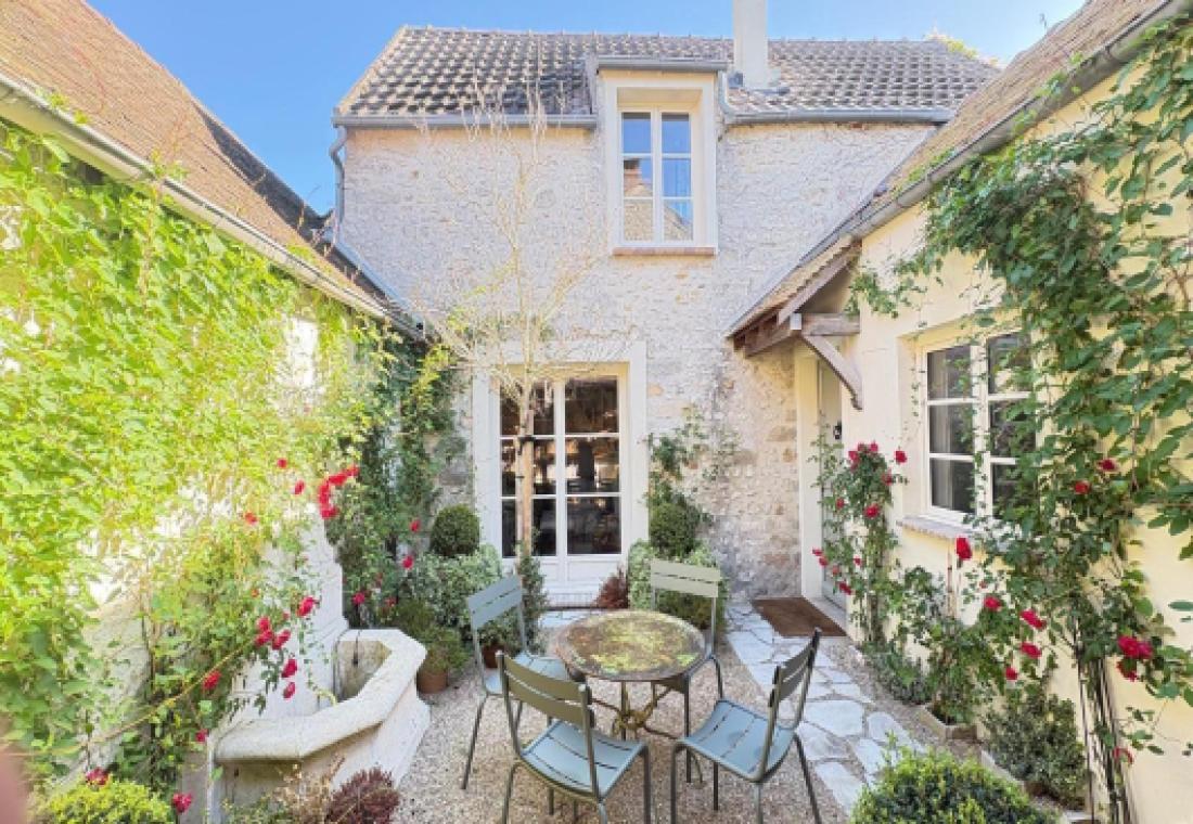 character properties France ile de france   - 1