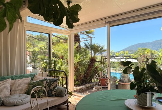 character properties France provence cote dazur   - 5