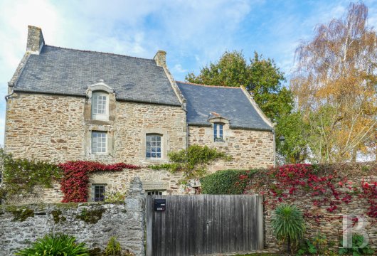 bretagne - En Bretagne, proche des bords de Rance et de la Côte d'Émeraude,
 une maison du 18e s., ses dépendances et son parc de plus de 2 000 m²