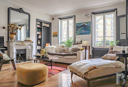 paris - A five-room, three-bedroom flat,  on avenue Trudaine in Paris’s 9th arrondissement