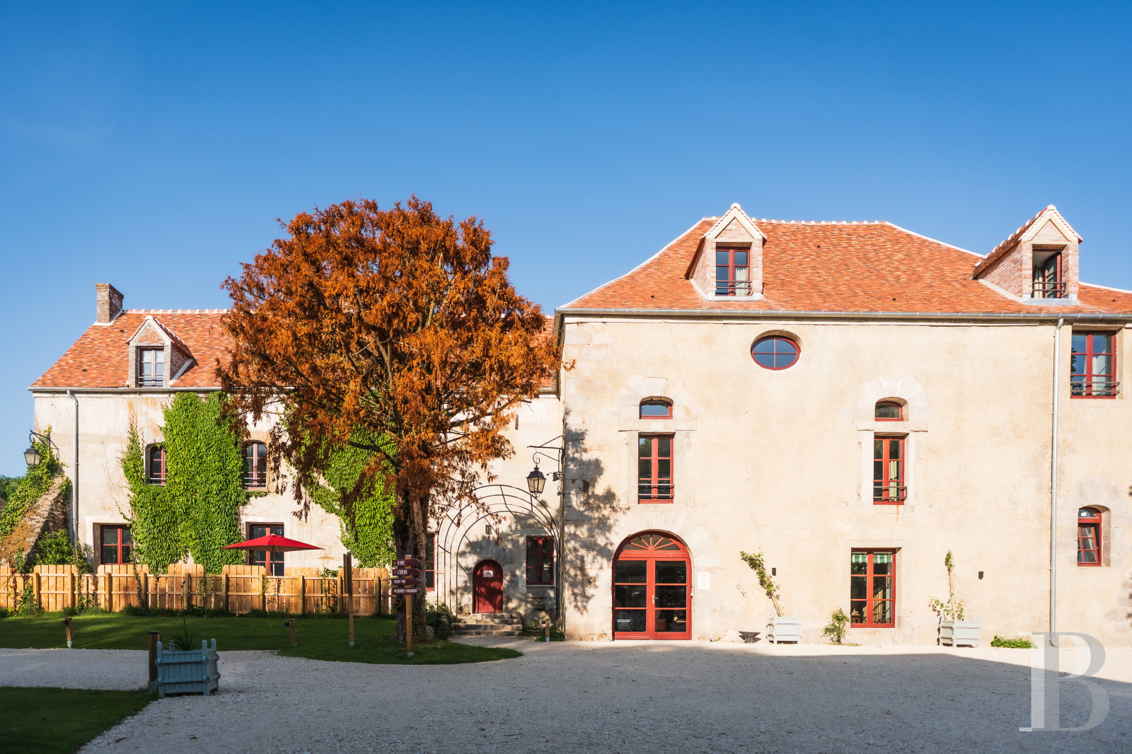 Dans les Yvelines, au nord de Houdan,  un ensemble de maisons autour d’un ancien moulin du 17e siècle - photo  n°6