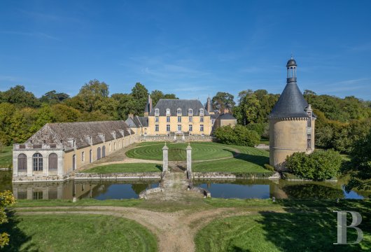 pays-de-loire - A 17th-century chateau listed as a historical monument with outbuildings and 113 hectares of grounds, tucked away in France’s bucolic Sarthe department, just two hours from Paris