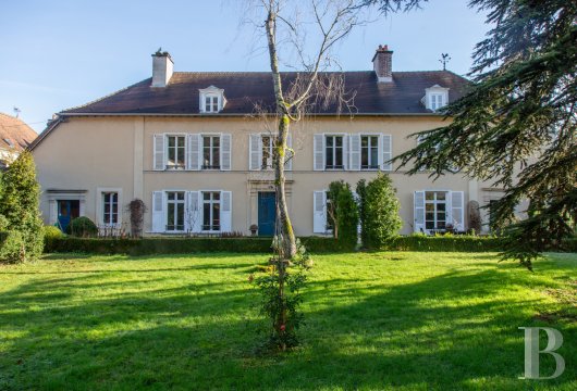 champagne-ardennes - An 18th-century residence in a landscaped garden, between vineyards and forests, 30 minutes from Troyes
