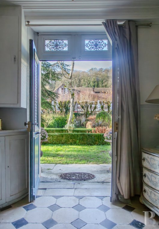 character properties France champagne ardennes   - 2