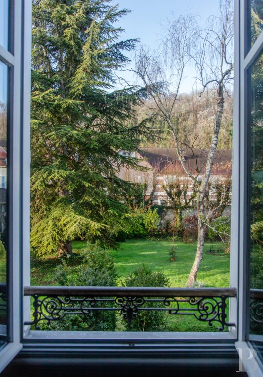 character properties France champagne ardennes   - 11