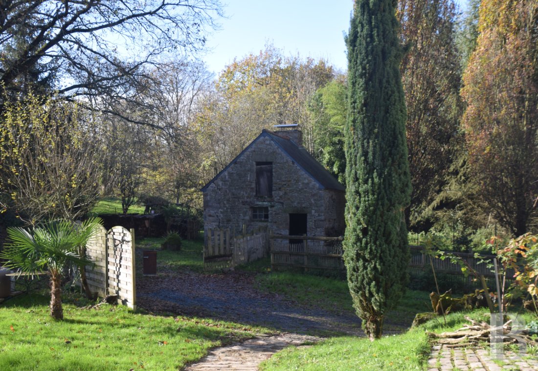 character properties France brittany   - 13