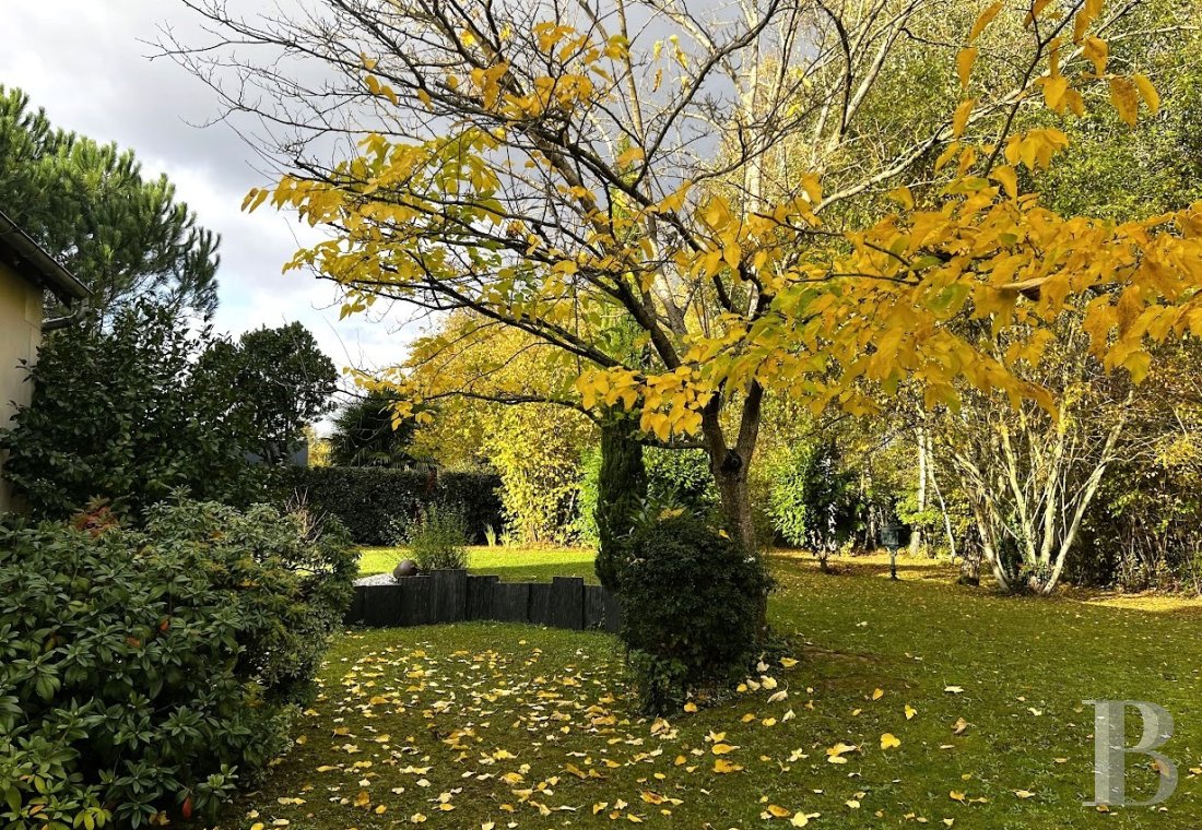 character properties France center val de loire   - 12