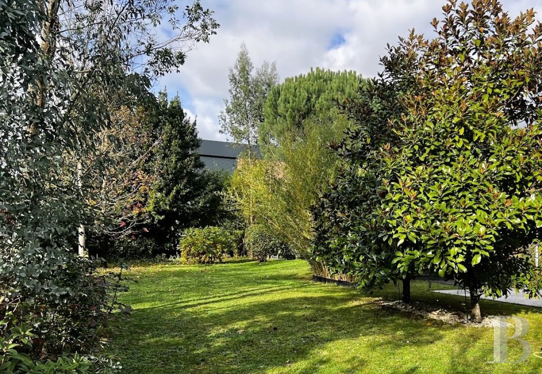 character properties France center val de loire   - 8