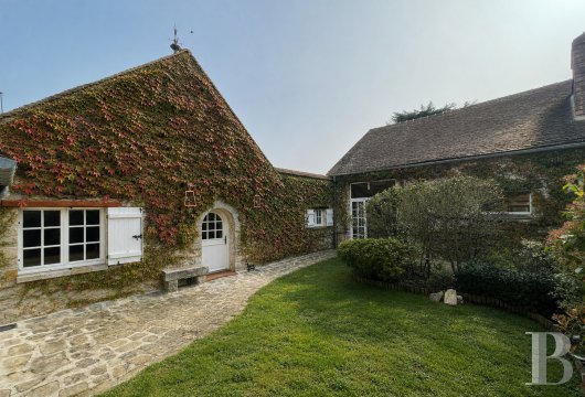 ile-de-france - Dans le parc naturel du Gâtinais, à Soisy-sur-École, à 3 km du golf du château de Cély, une maison de pays et son jardin en espalier 