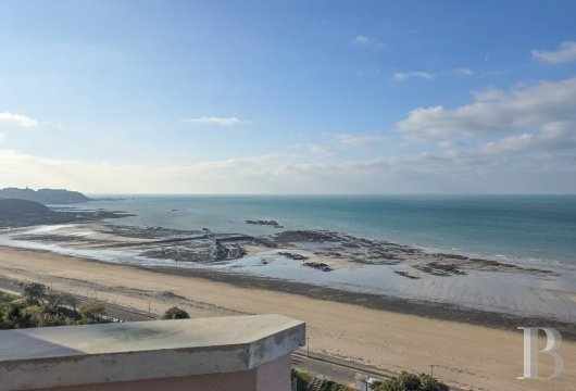 lower-normandy - An Art Deco-inspired villa and garden,  on the seafront near Granville 