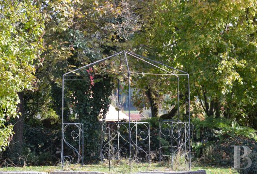 character properties France champagne ardennes   - 12