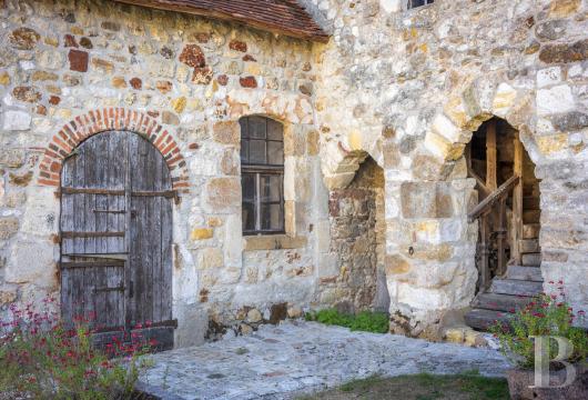 chateaux for sale France auvergne   - 14