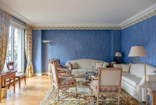 paris - A comfortable flat, of nearly 120 m² with a balcony,  in Neuilly-sur-Seine’s Saussaye neighbourhood