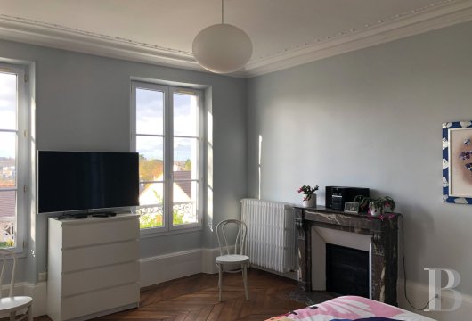 character properties France ile de france   - 11