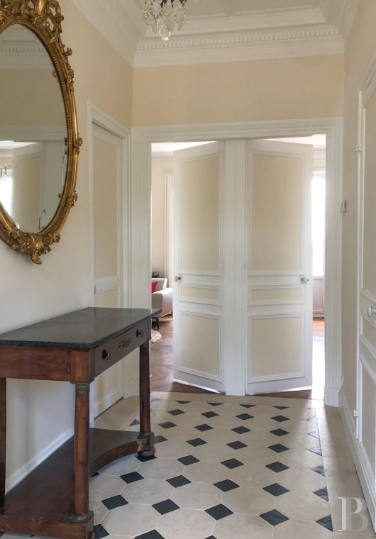 character properties France ile de france   - 5