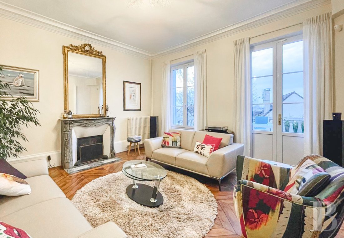 character properties France ile de france   - 6