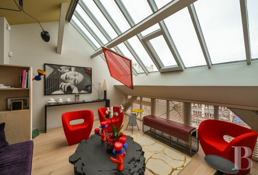 paris - Un atelier d'artiste réinventé en duplex contemporain, dans le 16e arrondissement de Paris