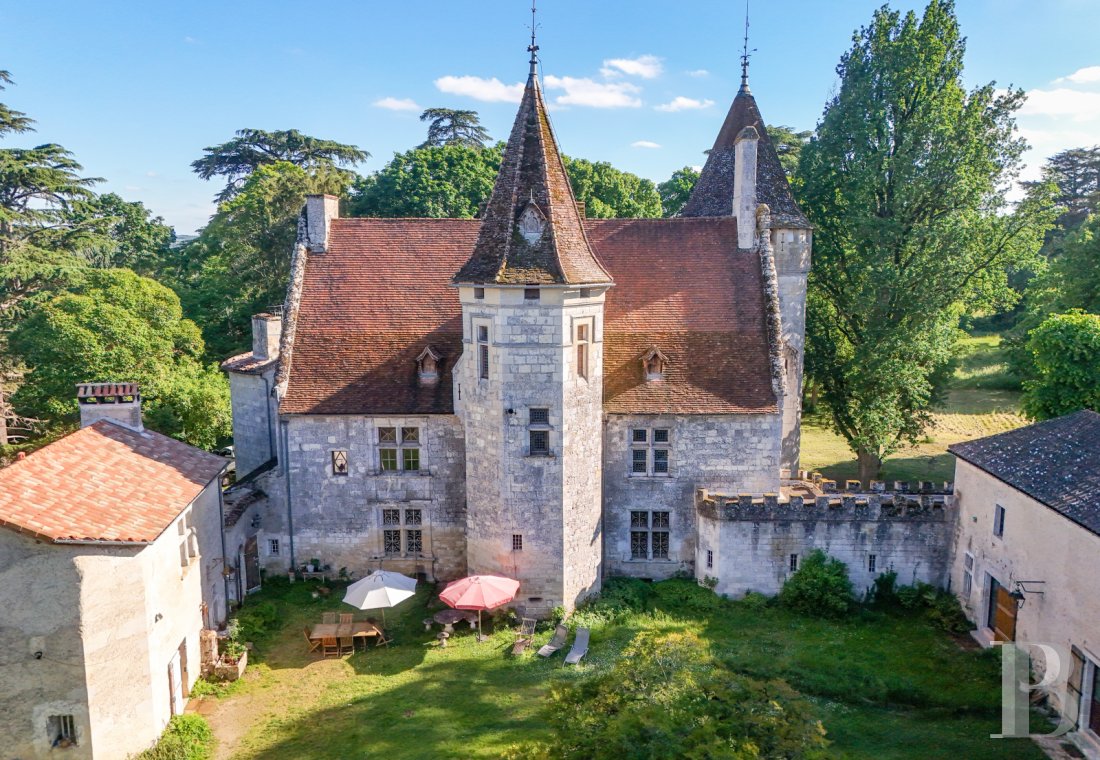 Dans le Lot-et-Garone, au sud d’Agen, un château de plaine des 13e, 16e et 19e siècles au milieu de son parc - photo  n°21